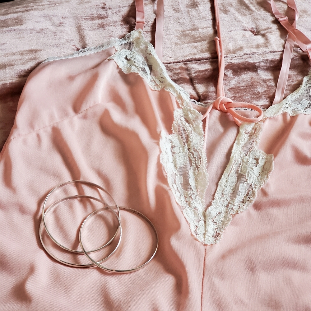 Pink w white lace vintage lingerie sleep romper - Picture 5 of 16